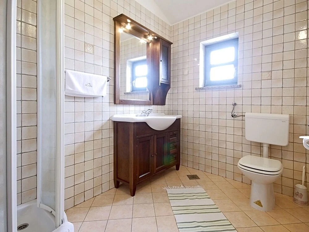 Spacious Villa With Private Pool and Enclosed Garden Near Porec and Beach