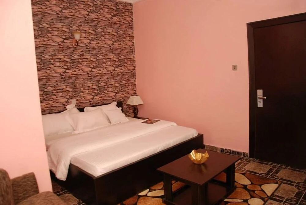 Eskimo suites