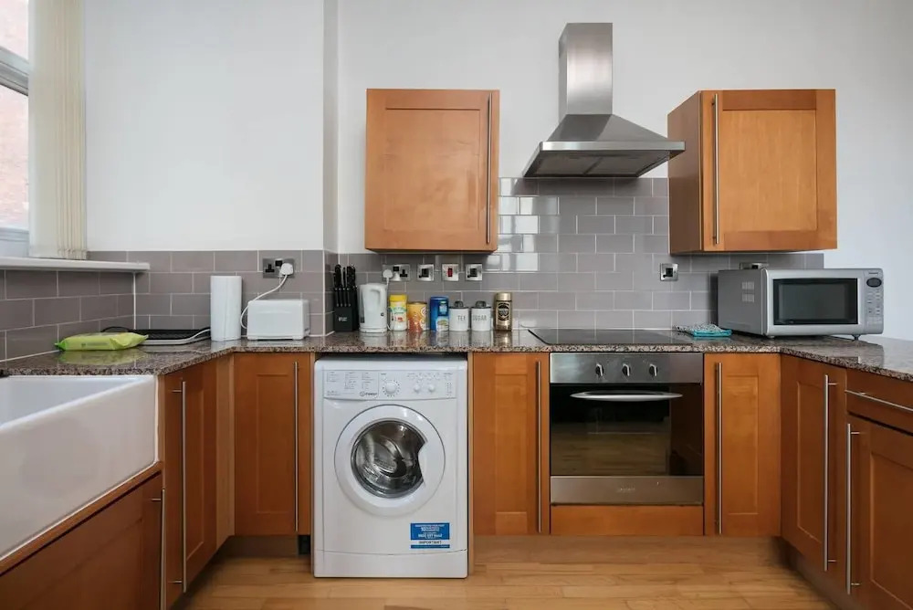 Apartment 33