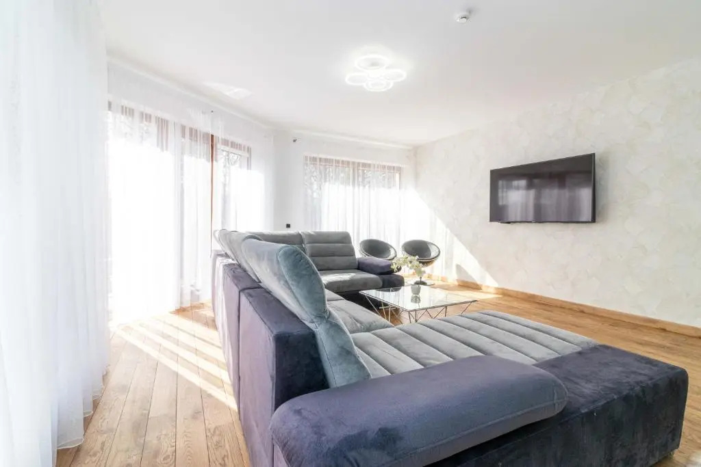 Gentle Brezze Apartment, By Cohost