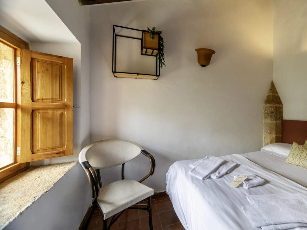 Petit Hotel Hostatgeria La Victoria