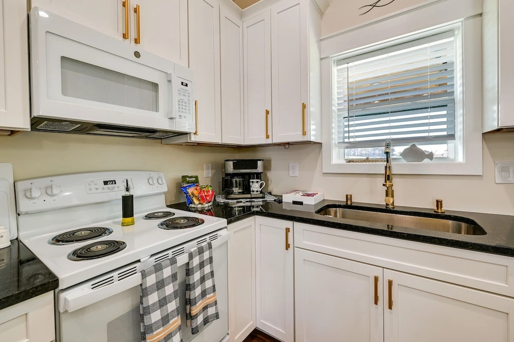 Near CU & Dtwn! Campbellsville Home w/ Game Room