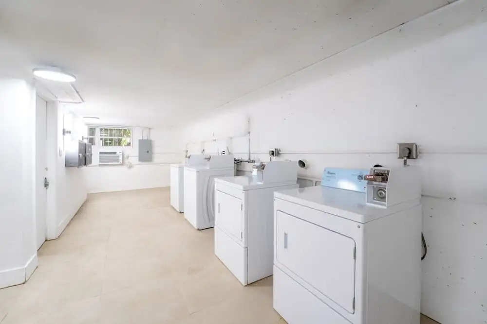 Studio 6min Walking to Miami Beach Pool Kitchen