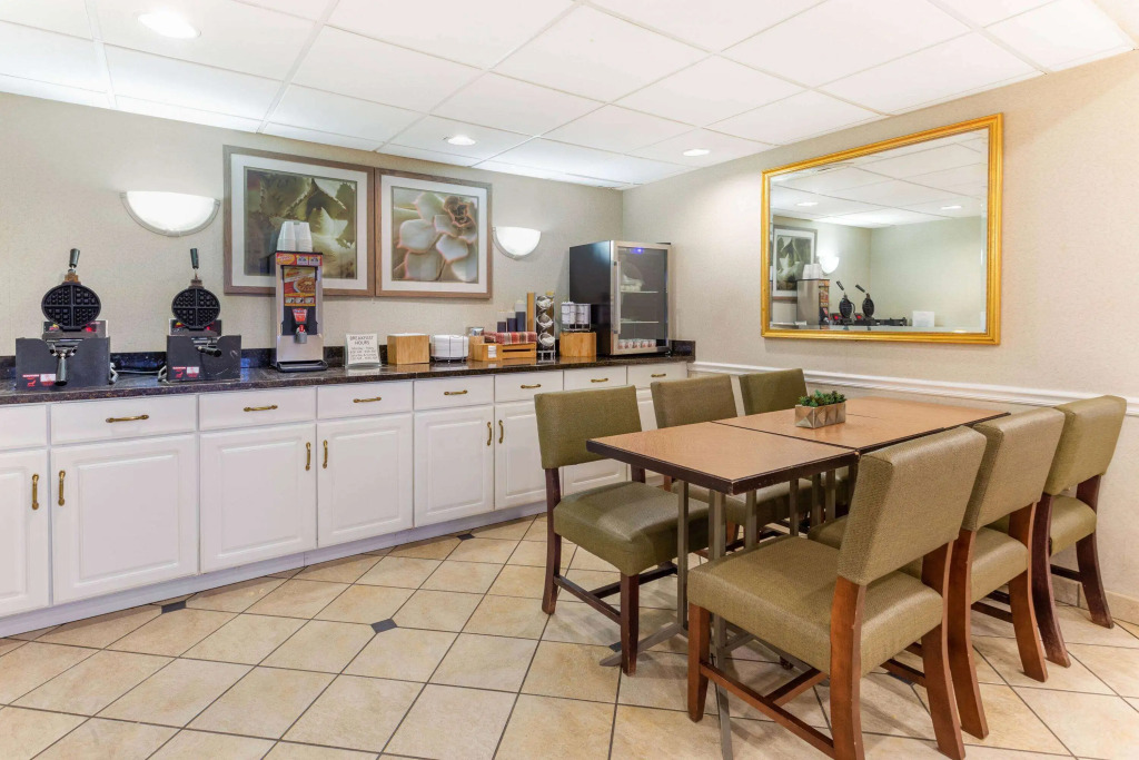 La Quinta by Wyndham Chicago Gurnee