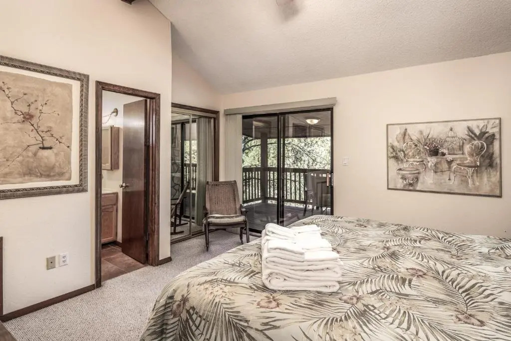 Pinon Park B22, 3 BRs, Pool Table, Fireplace, WiFi, Sleeps 8