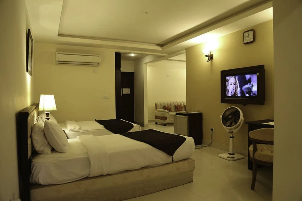 Desert Palm Hotel