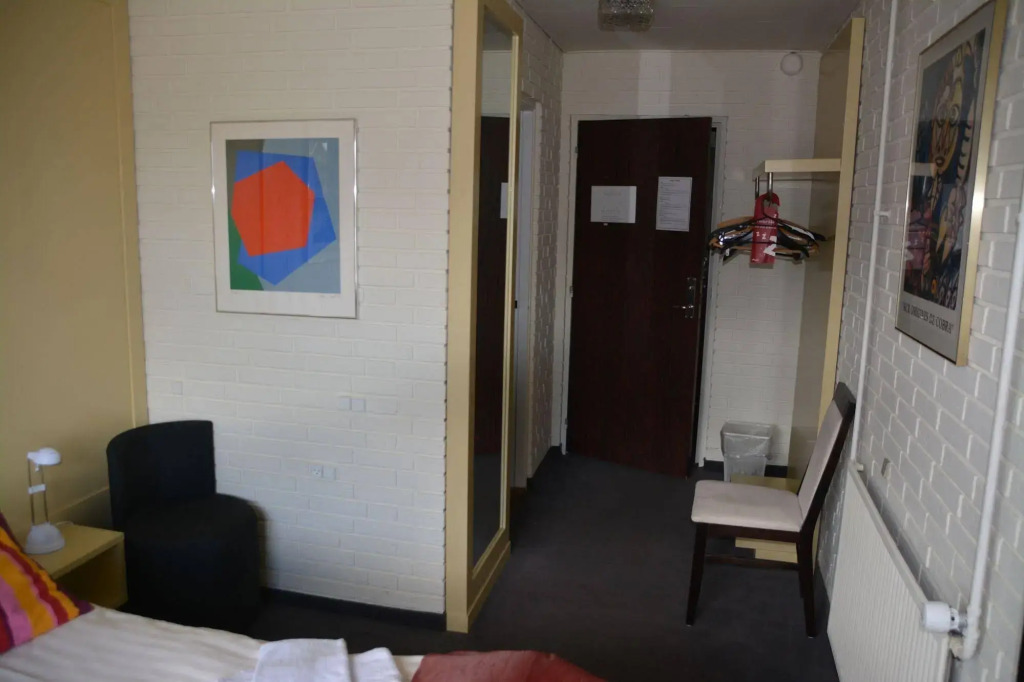 Dolphin Hotel Annex