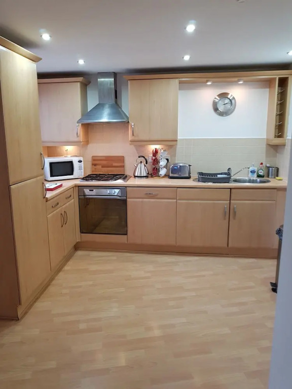 Executive Open Plan Apartment in Leith