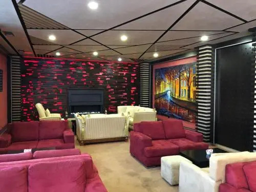 Royal Bistro