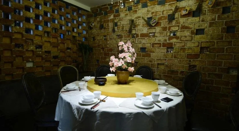 Tang's Hotel