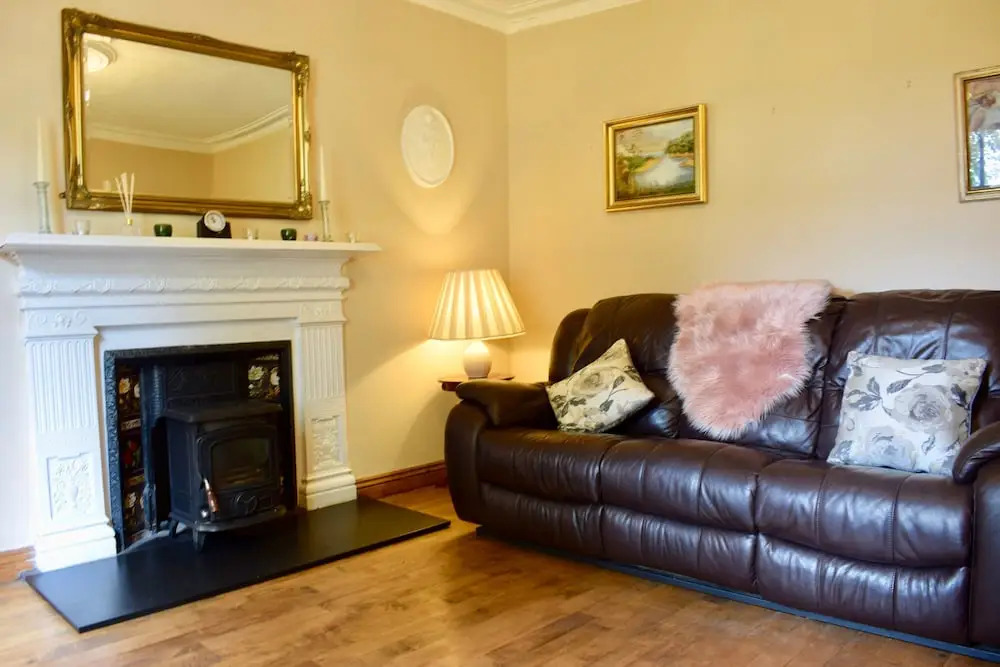 4 Bedroom Dublin Home Overlooking Canal