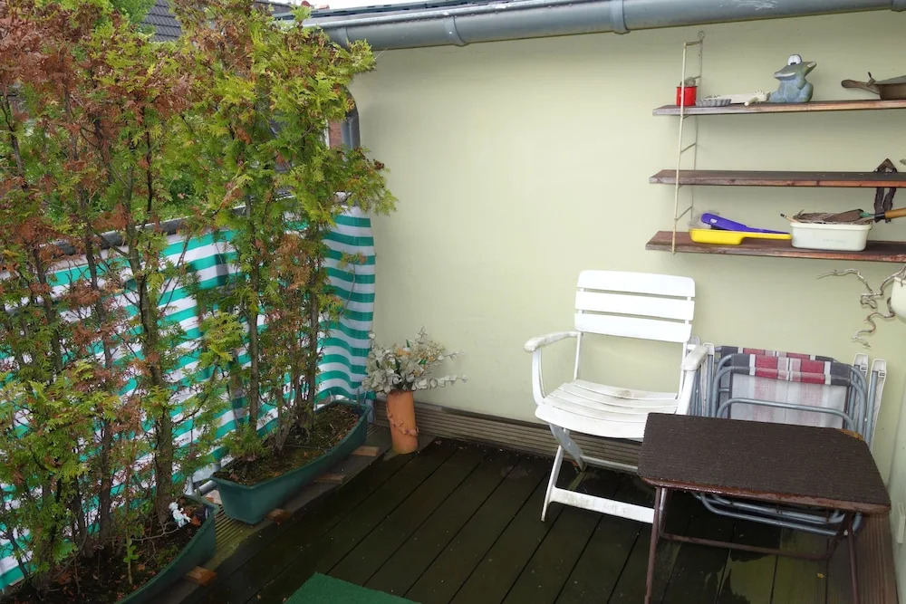 Tolstov-Hotels Big 2 Room Apartment with Balcony