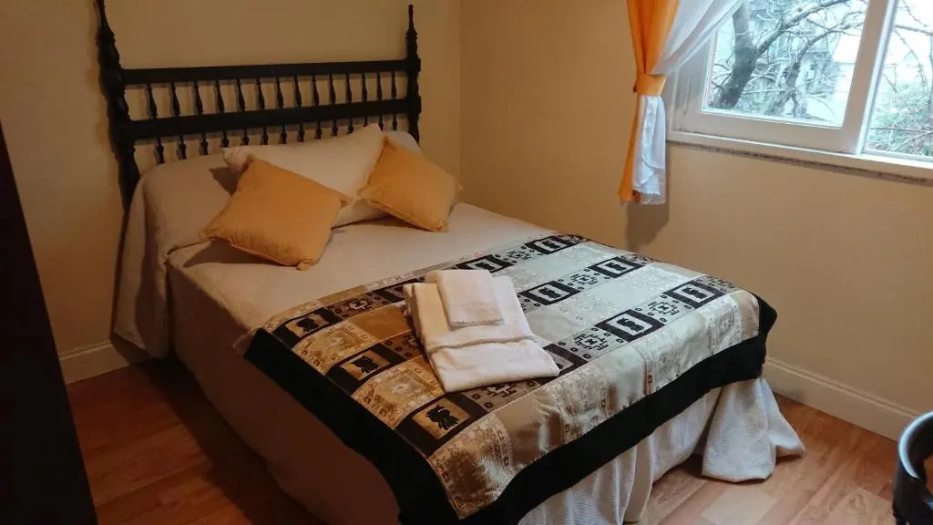 Excelente departamento con balcón a la calle sobre avenida