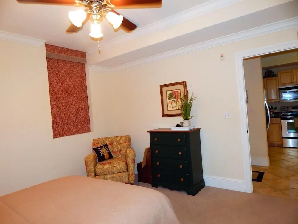 719 Holiday Isle 719 2 Bedroom Condo