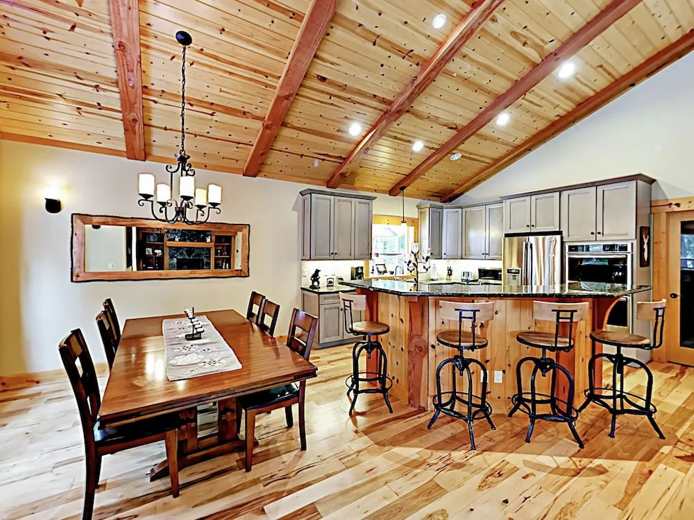 West Shore Retreat - 3 Br Home
