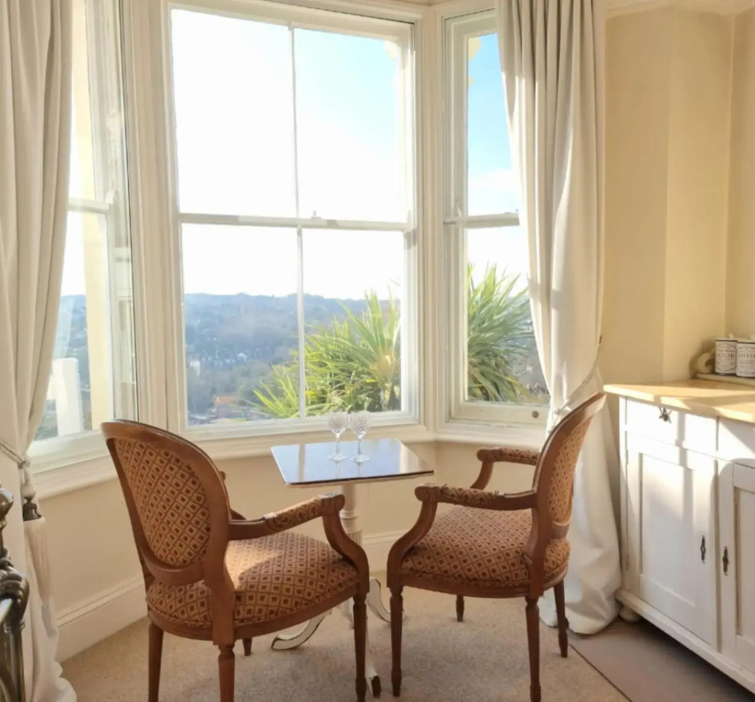 West Hill Retreat Edwardian Balcony Ensuite with Room Served Breakfast