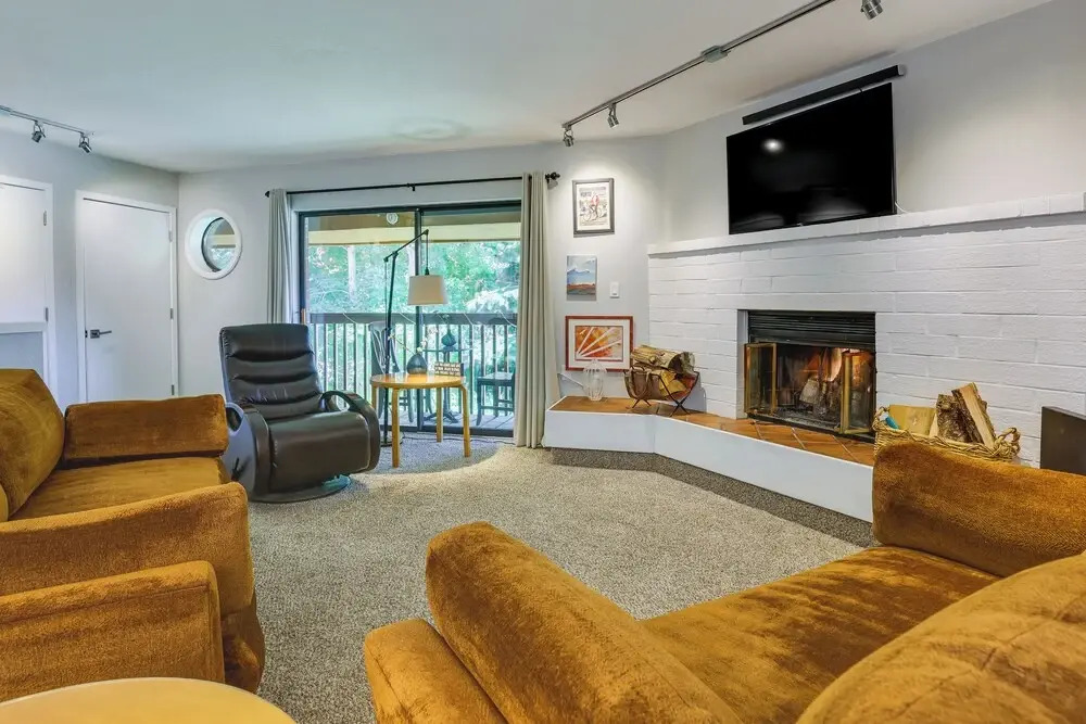 1/2 Mi to Lake Dillon: Mtn-view Condo in Frisco