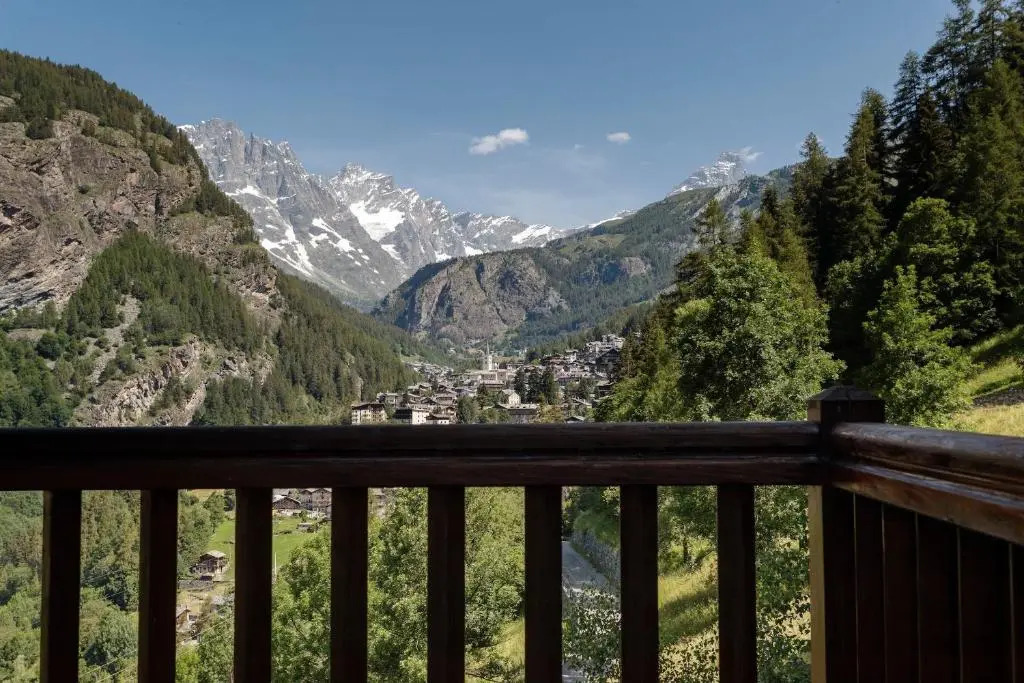 HelloChalet - Chalet da MiRo - Sunny terraces with stunning Matterhorn views, reachable on foot only