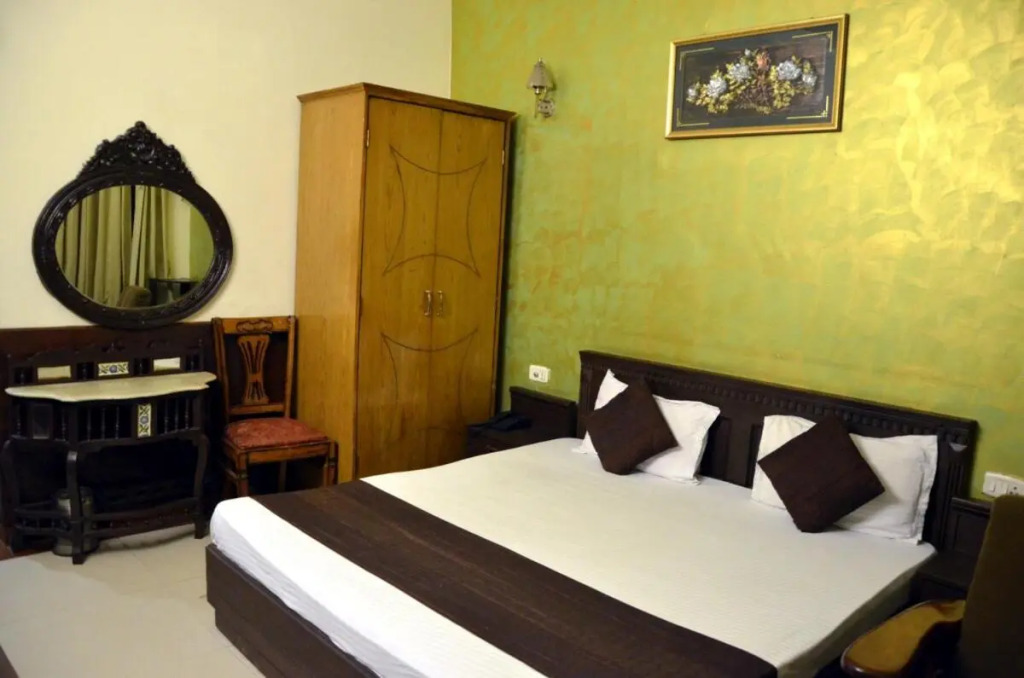 OYO Rooms Piccadily Chowk Sec 22 C Chandigarh