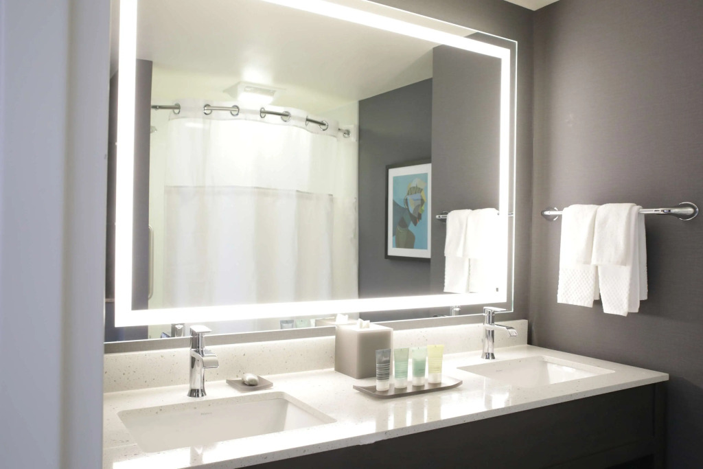 The Rewind West Des Moines, Tapestry Collection By Hilton