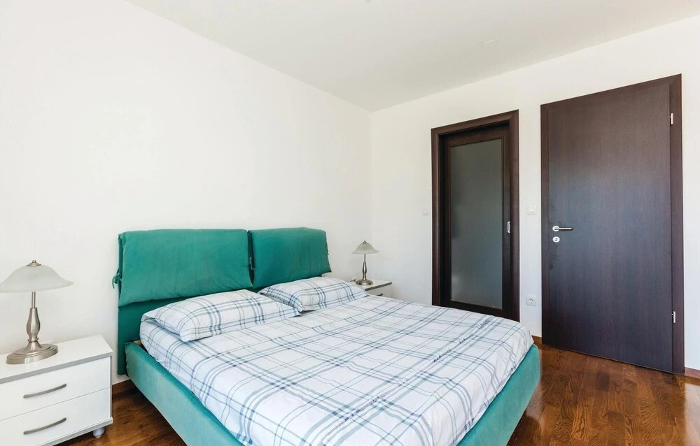 Awesome Home in Podstrana With Wifi and 2 Bedrooms