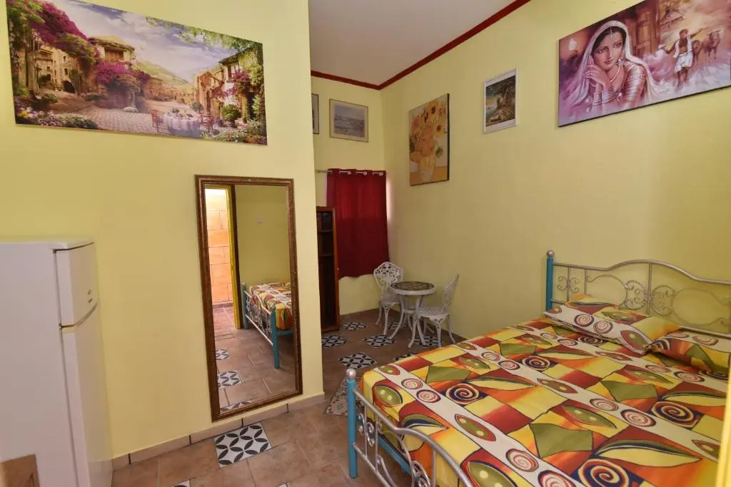 Corinne Hostel לזוגות ומשפחות וקורס צלילה