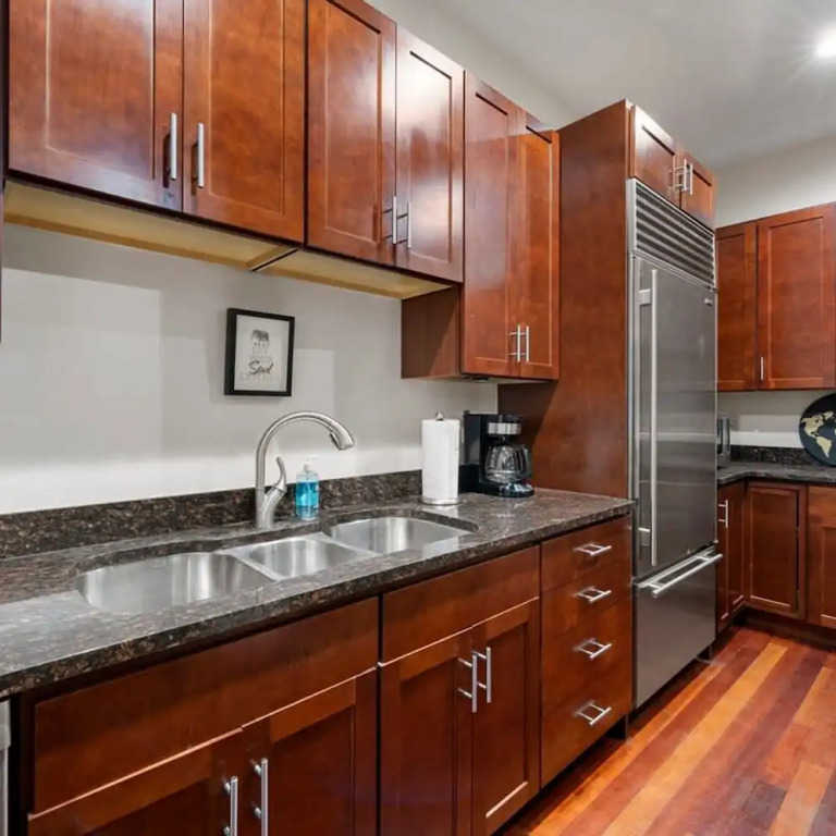 Luxurious 8 Bed Retreat State of the Art Theater