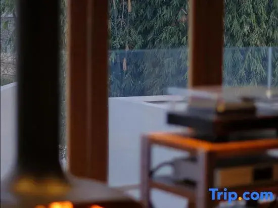 Lijiang Floating Lab