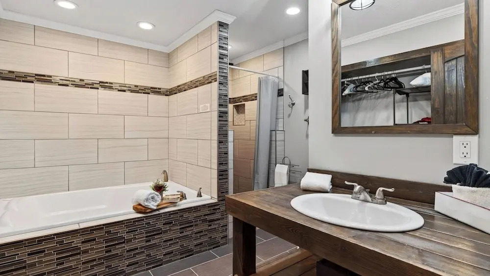 Dollys Retreat by Avantstay Theater Room + 5 Arcades + Hot Tub + Sauna Firepit + Mins to Dollywood