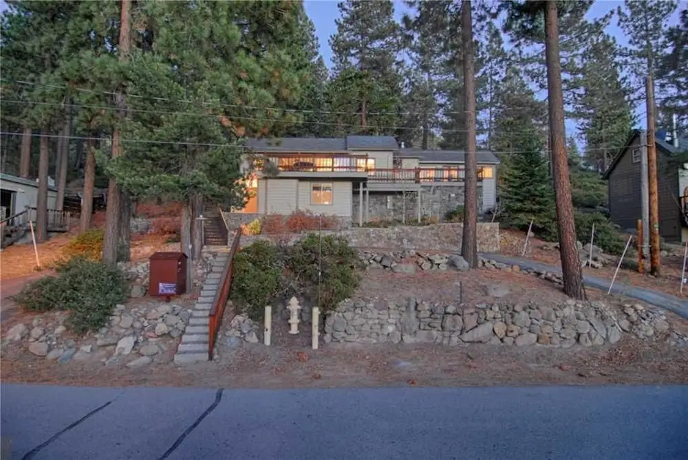 Stunning Lake Views From Cozy Cabin! #105