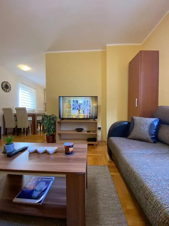 Apartman 16 Kraljevi Cardaci