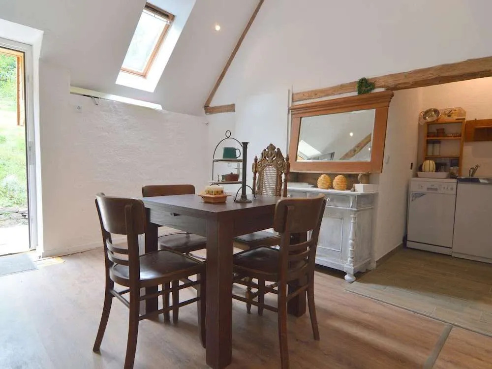 Cozy Apartment in Immerath with Fishing Near