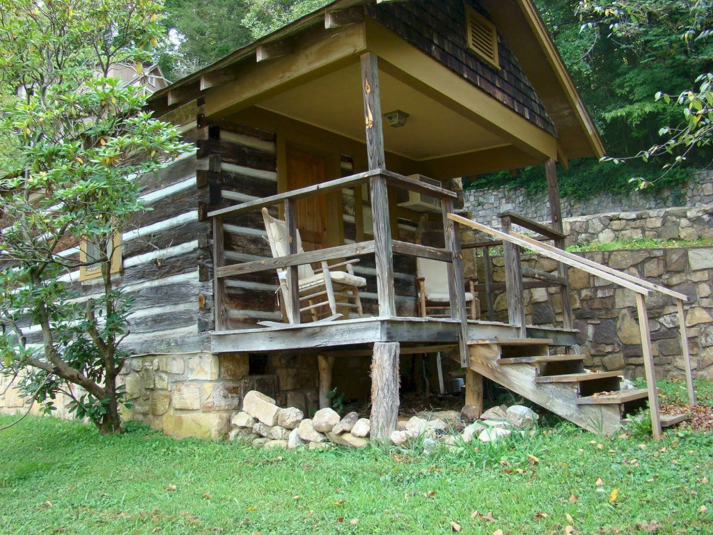 Brevard Inn and Cabins