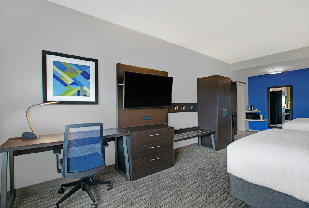 Holiday Inn Express & Suites - Milwaukee - Brookfield by IHG