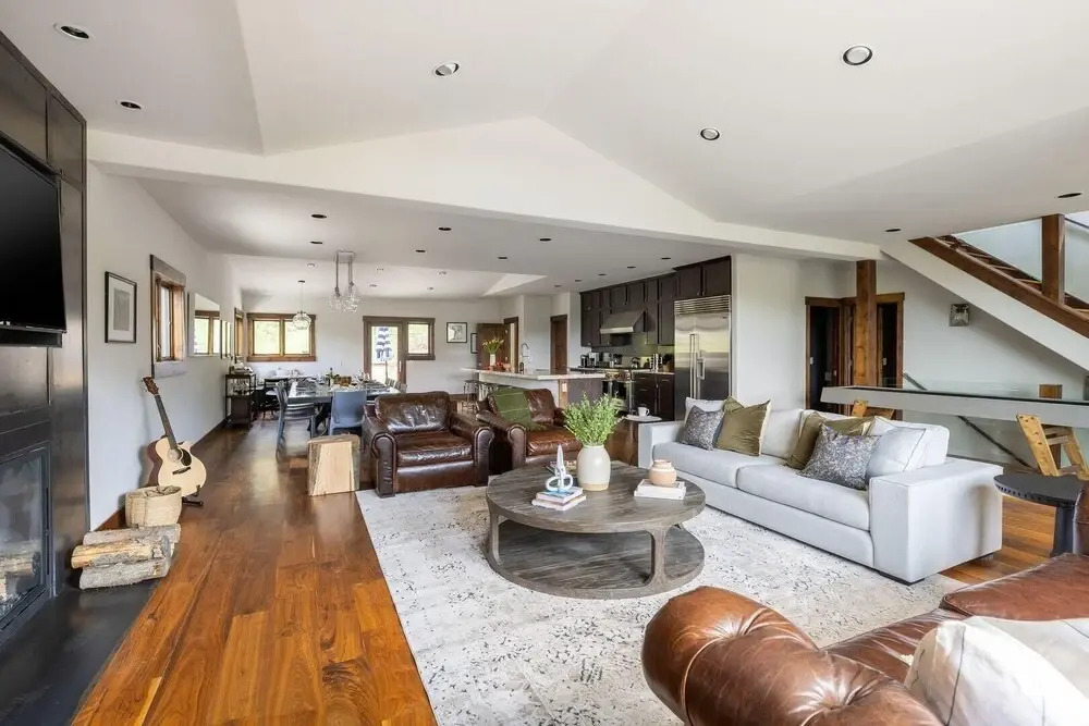 Dillon - Private Mountain Home w Hot Tub w Views & Shuffleboard!