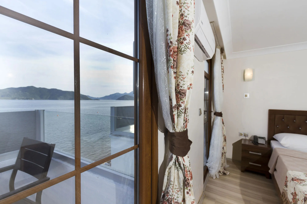 Reis Beach Hotel&Restaurant