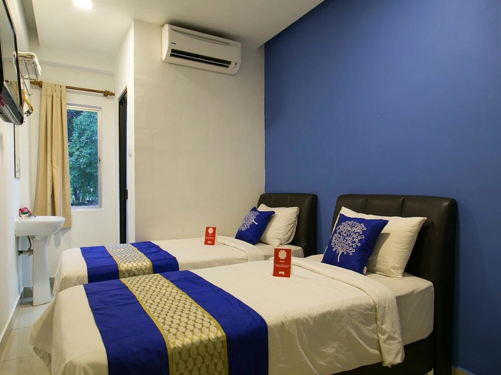 OYO 204 I Biz Hotel