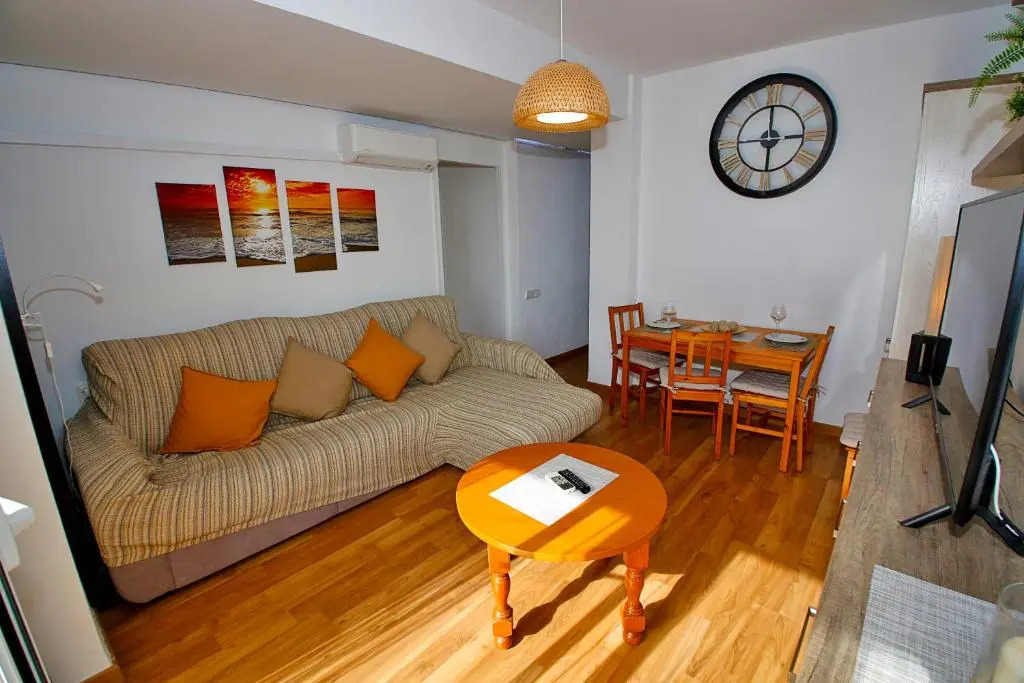 Turina Apartment -AC near beach