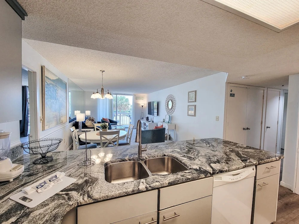 107 South Hampton 2 Bedroom Condo