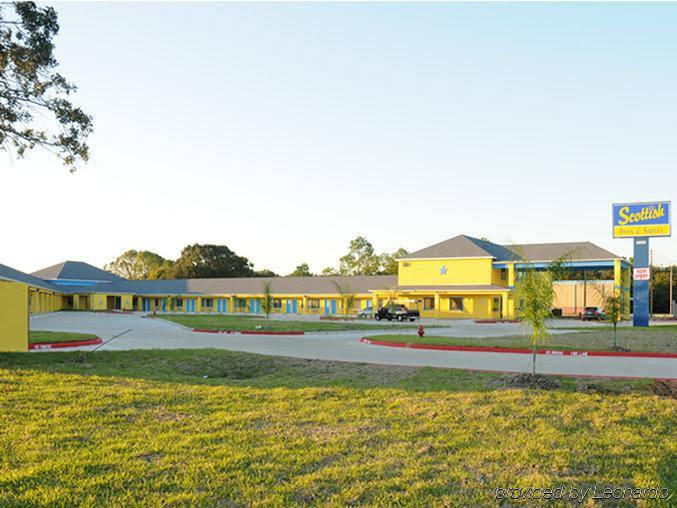 Scottish Inn and Suites