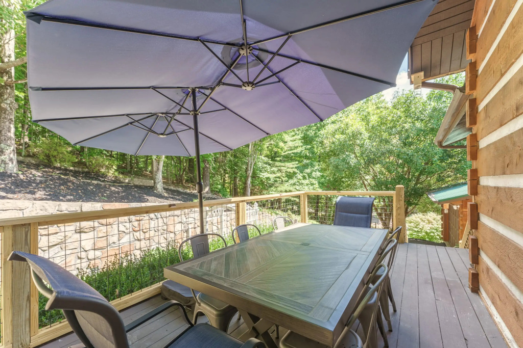 Grand Ole Mountain House: Hot Tub, Air Hockey, Arcade, Fire Pit, Nintendo Game Console