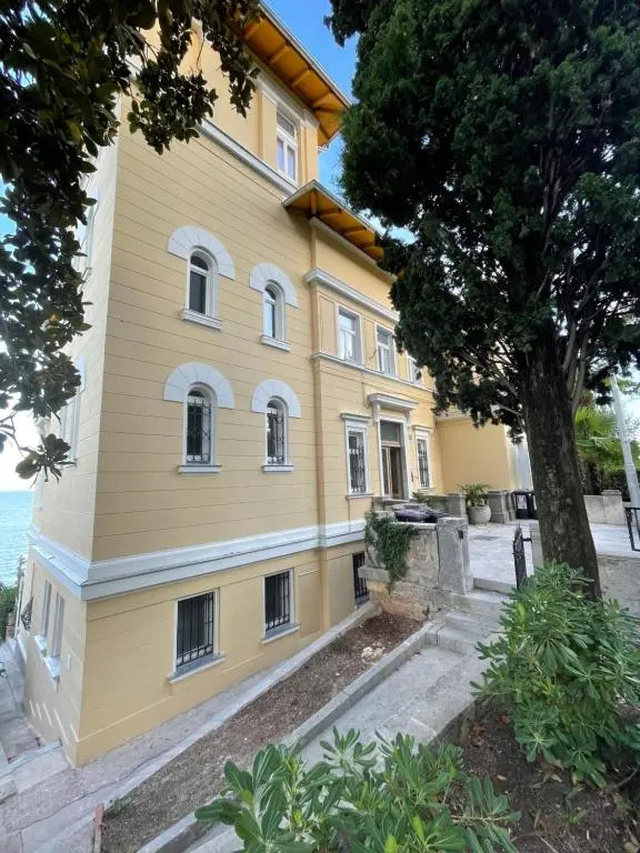 Opulence luxury spa suite - private access to beach in Opatija