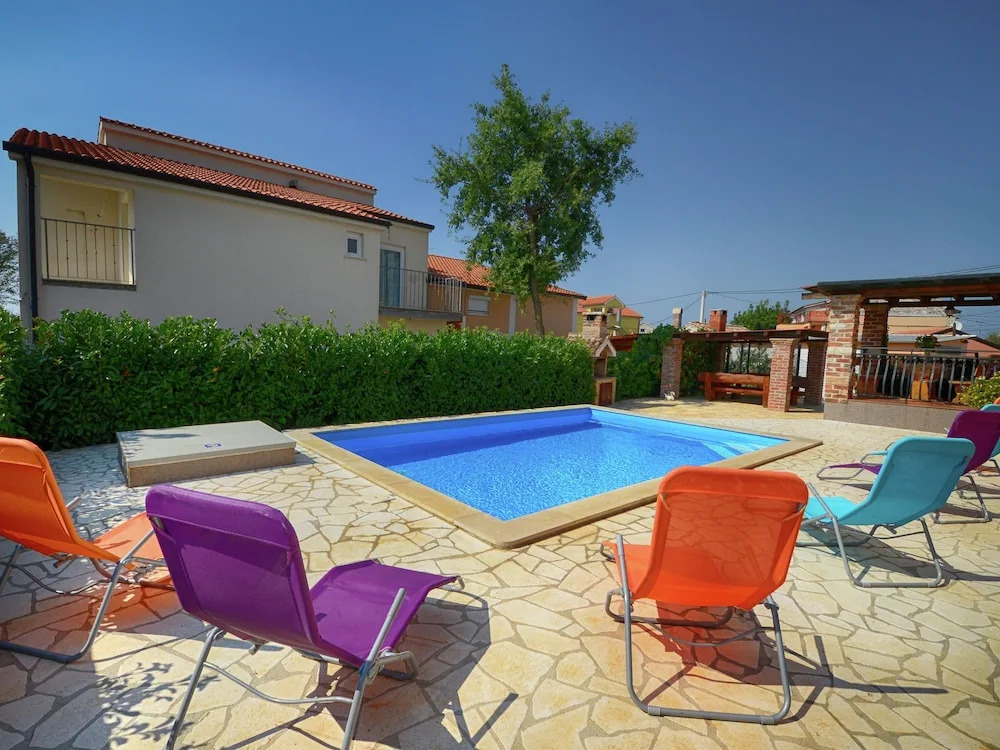 Apartment for up to 5 Persons Near Porec With Shared Pool