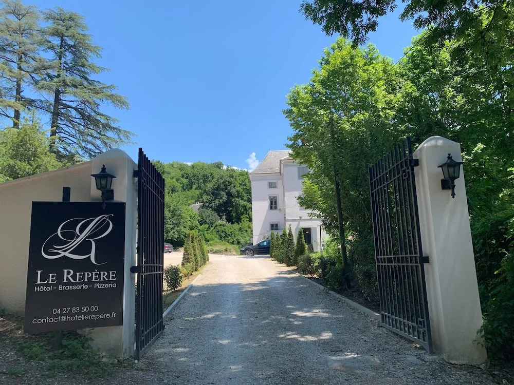 Hôtel Restaurant Le Repère