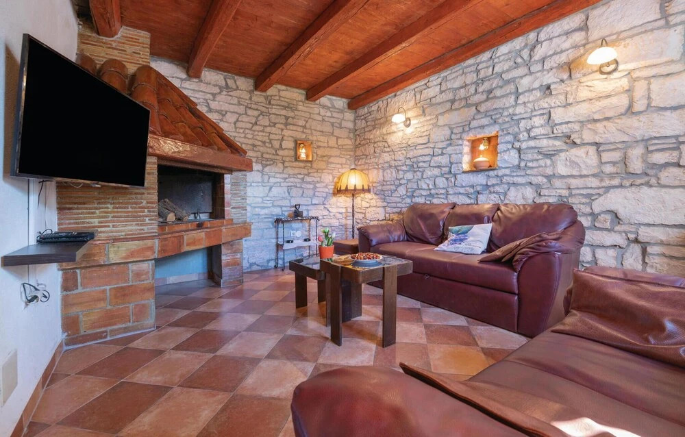Stunning Home In Hrboki