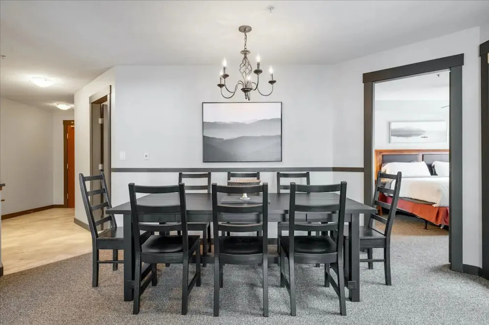 SPACIOUS Studio | Ski In/Out | Pool & Hot Tubs | in the Heart of PANORAMA RESORT
