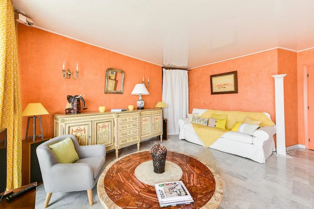 Le Cygne Apartment 1