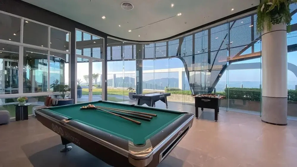 Brand New  1 Bedroom Seaview Condo - BWC