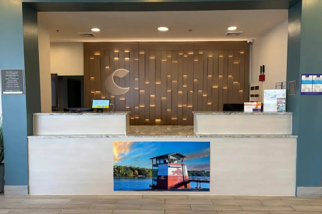 Comfort Inn & Suites