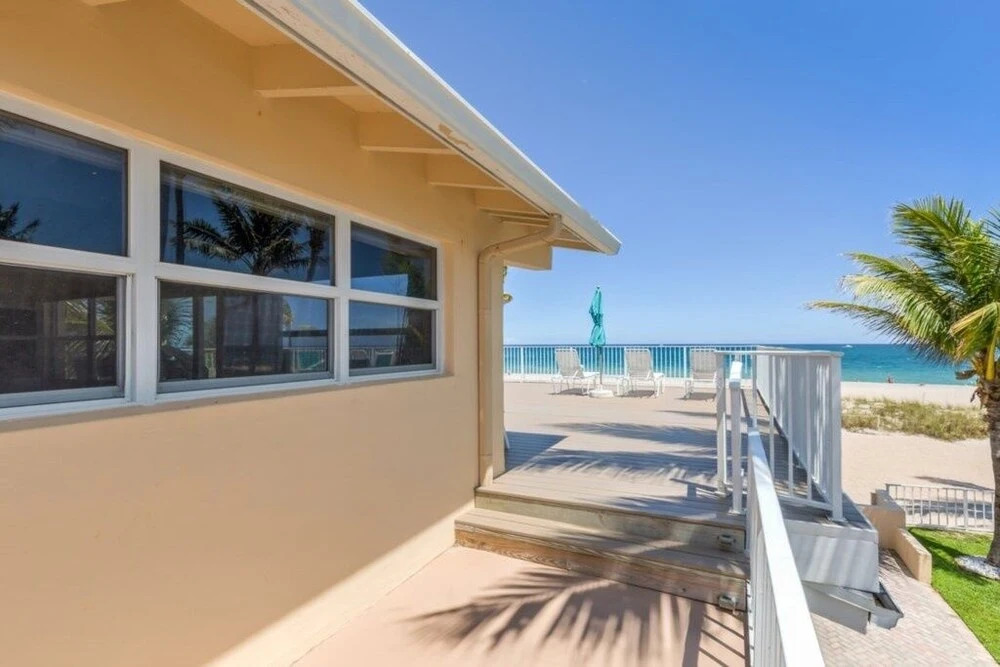 Breezy Beachfront Penthouse W/private Balcony 2 Bedroom Condo by Redawning